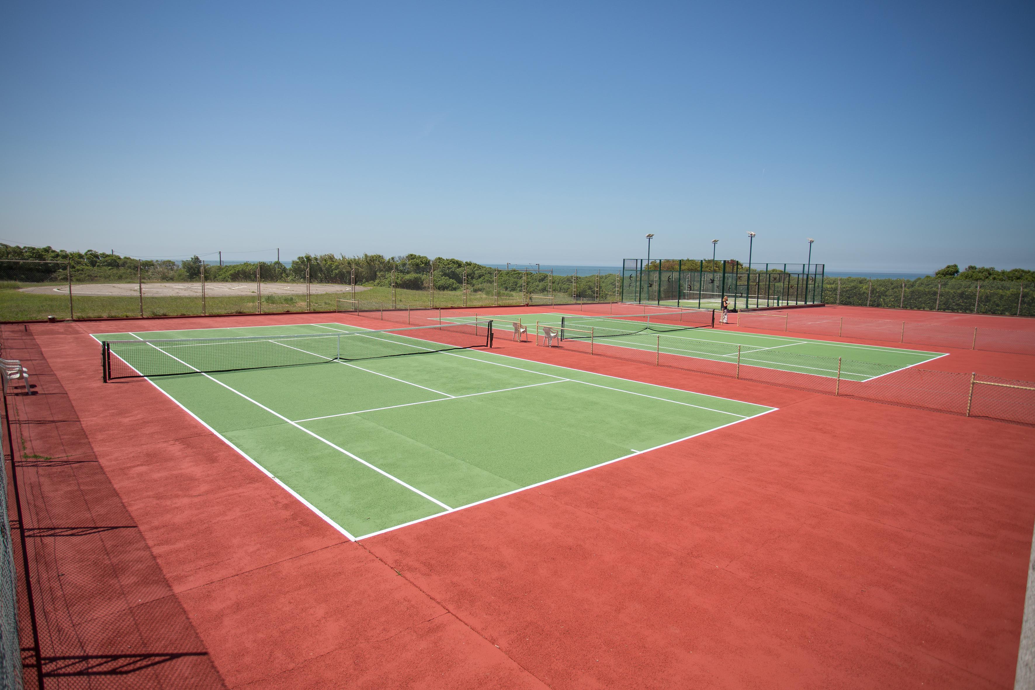 Hotel Solverde Spa And Wellness Center Vila Nova de Gaia Eksteriør bilde Tennis courts at the complex